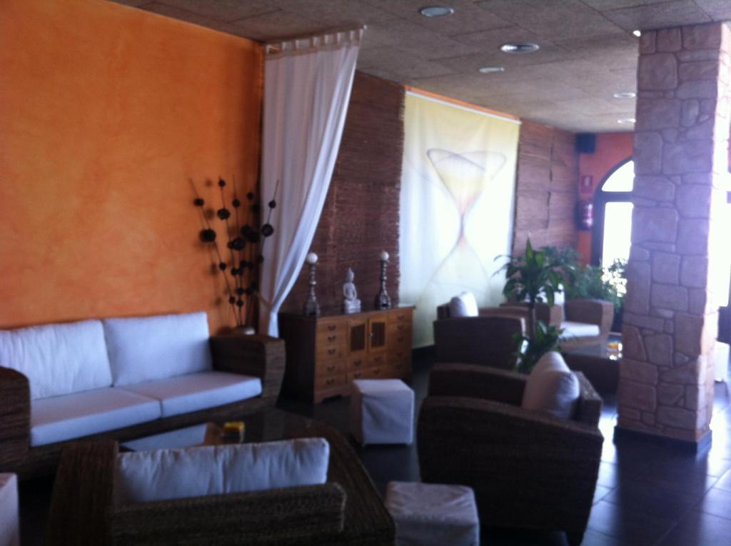غانديسا Hotel Pique المظهر الخارجي الصورة